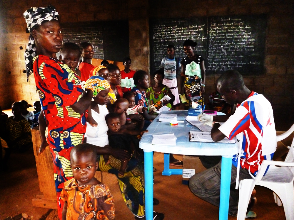 Patients and staff at MSF’s emergency project in Bouca, Central African Republic.