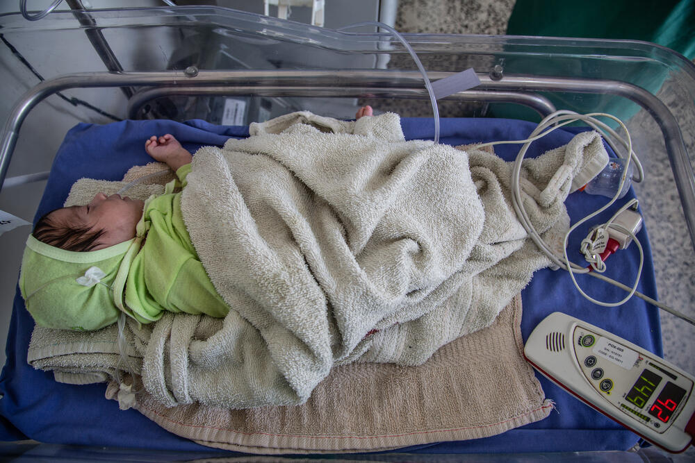 A newborn being cared for at an MSF neonatal unit in Yemen