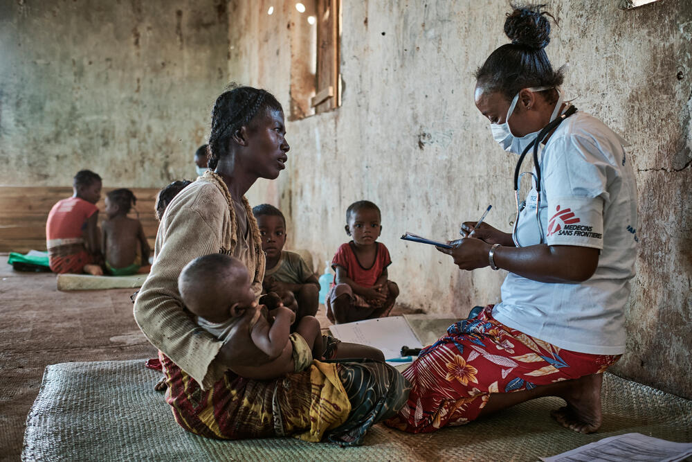 42-year old Vitasoa has six children. She’s brought four of them to the MSF mobile clinic. All the children are included in the nutrition programme launched at the end of March to respond to the food and nutrition emergency in southern Madagascar. 