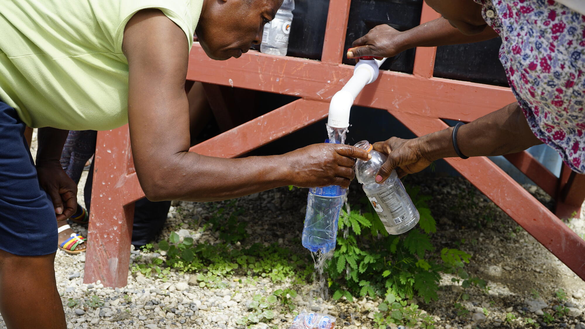 People fleeing violence in Port-au-Prince urgently need water and sanitation