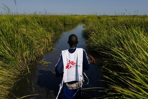 An MSF staff member near Kok Island, South Sudan An MSF staff member near Kok Island, South Sudan