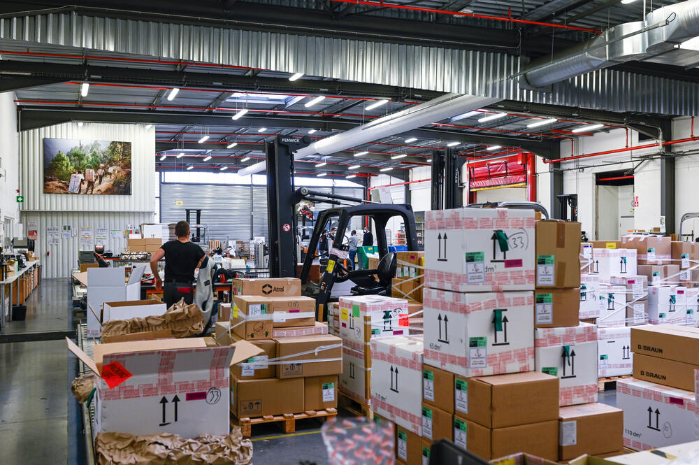 MSF logistics teams preparing medical supplies for Ukraine and neighbouring countries from a warehouse in Bordeaux-Mérignac, France.