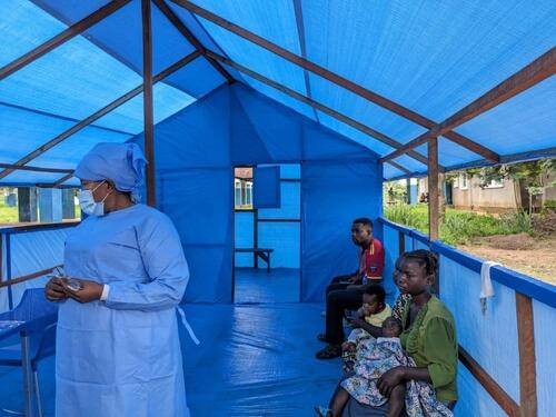 View of the patient triage area at the Budjala general referral hospital. MSF also deployed a team in the Budjala health zone in South Ubangi to support health authorities in the response against Mpox. More than 329 patients have already been treated in 5 health centers and at the treatment unit of the Budjala general referral hospital.