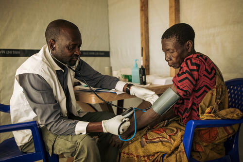 Arielle Vay, 68 years old, receives care in an MSF mobile clinic at a camp for internally displaced people in Ituri Province, DRC