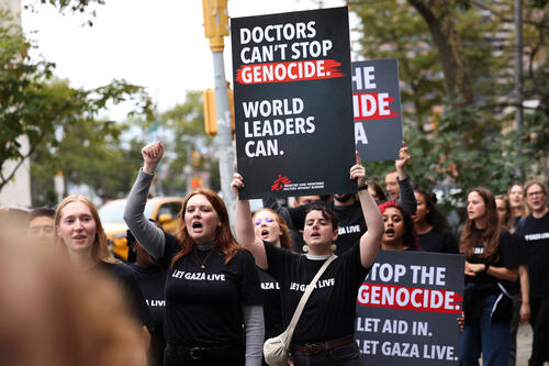Gaza Demonstration at UN in NYC With the United Nations (UN) General Assembly underway, Doctors Without Borders/Médecins Sans Frontières USA (MSF USA) staff, medical aid workers, and supporters gather in front of the UN Headquarters in New York to call on world leaders to take action and end the genocide in Gaza.