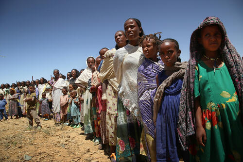 Ethiopia: People in rural Tigray hit by impact of crisis and humanitarian neglect Women line up with their children to wait for a medical consultation during a mobile clinic run by MSF in Adiftaw, a village in the northern Ethiopian region of Tigray.