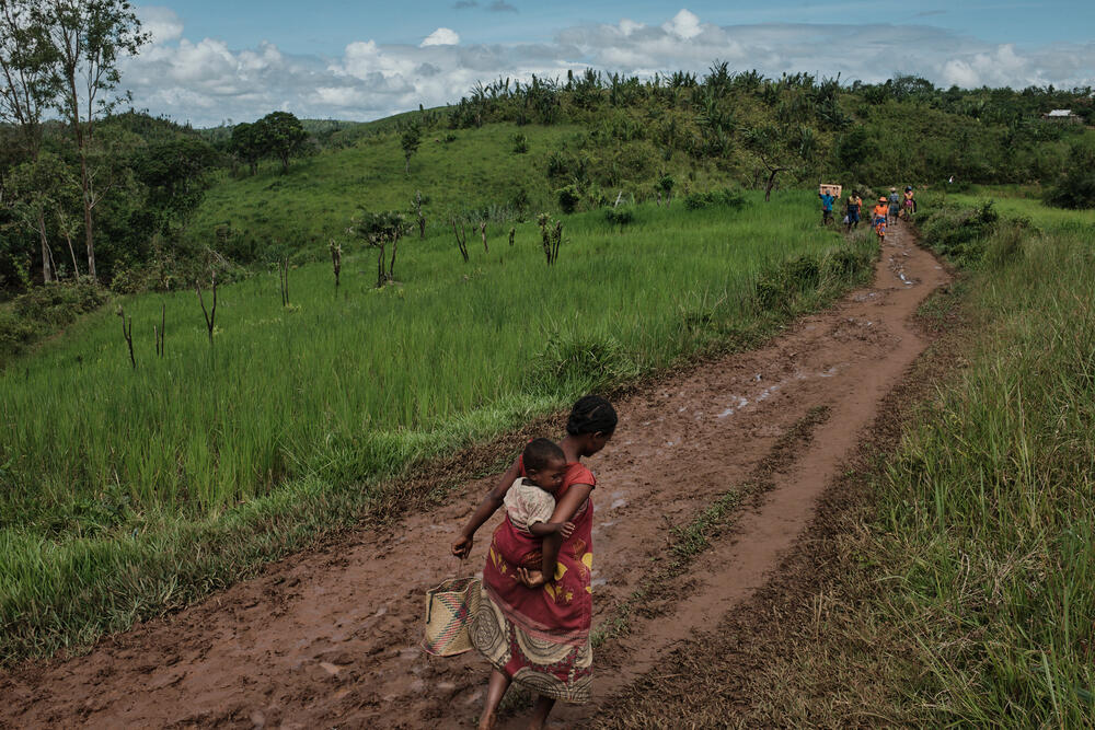 Juliette, a pregnant mother of two, on her way home from an MSF mobile clinic in Madagascar
