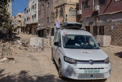 After the 9-day incursion that took place in Jenin from 28 August to 6 September, MSF teams resumed their psychological first-aid activities in the refugee camp.