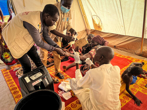 MSF teams treat war-wounded people from West Darfur as they arrive at Adré Hospital in Chad, June 2023