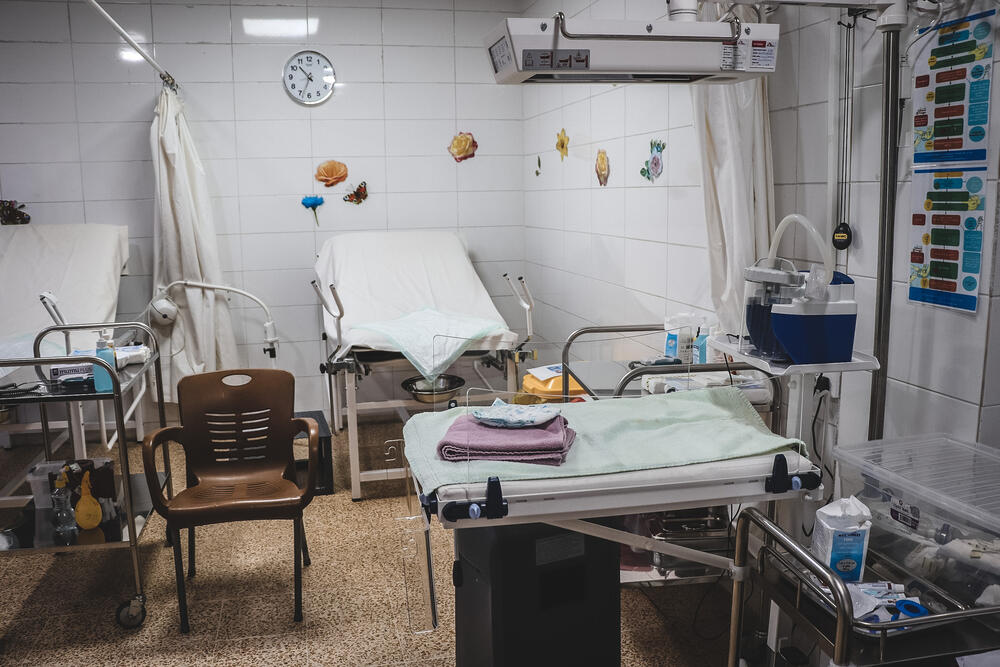 The well-equipped delivery room at MSF’s Al-Amal maternity unit 