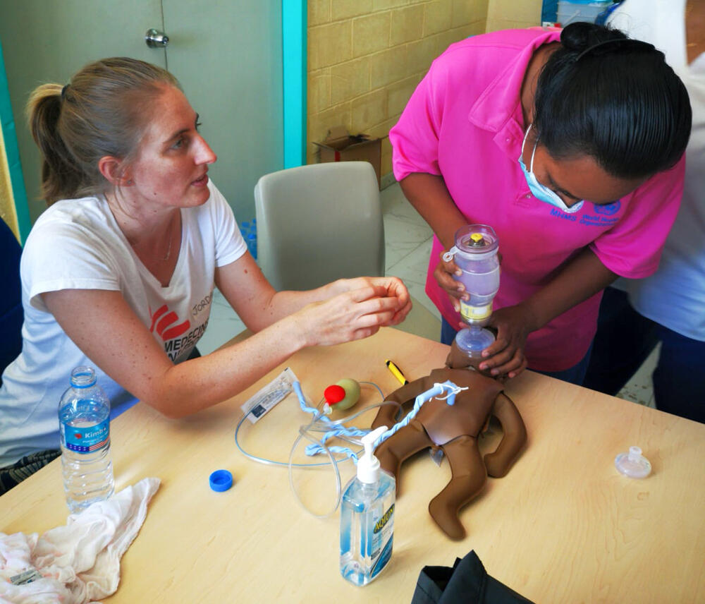 MSF paediatrician Dr Jordan Amor-Robertson leads a training programme for medical staff in Tarawa