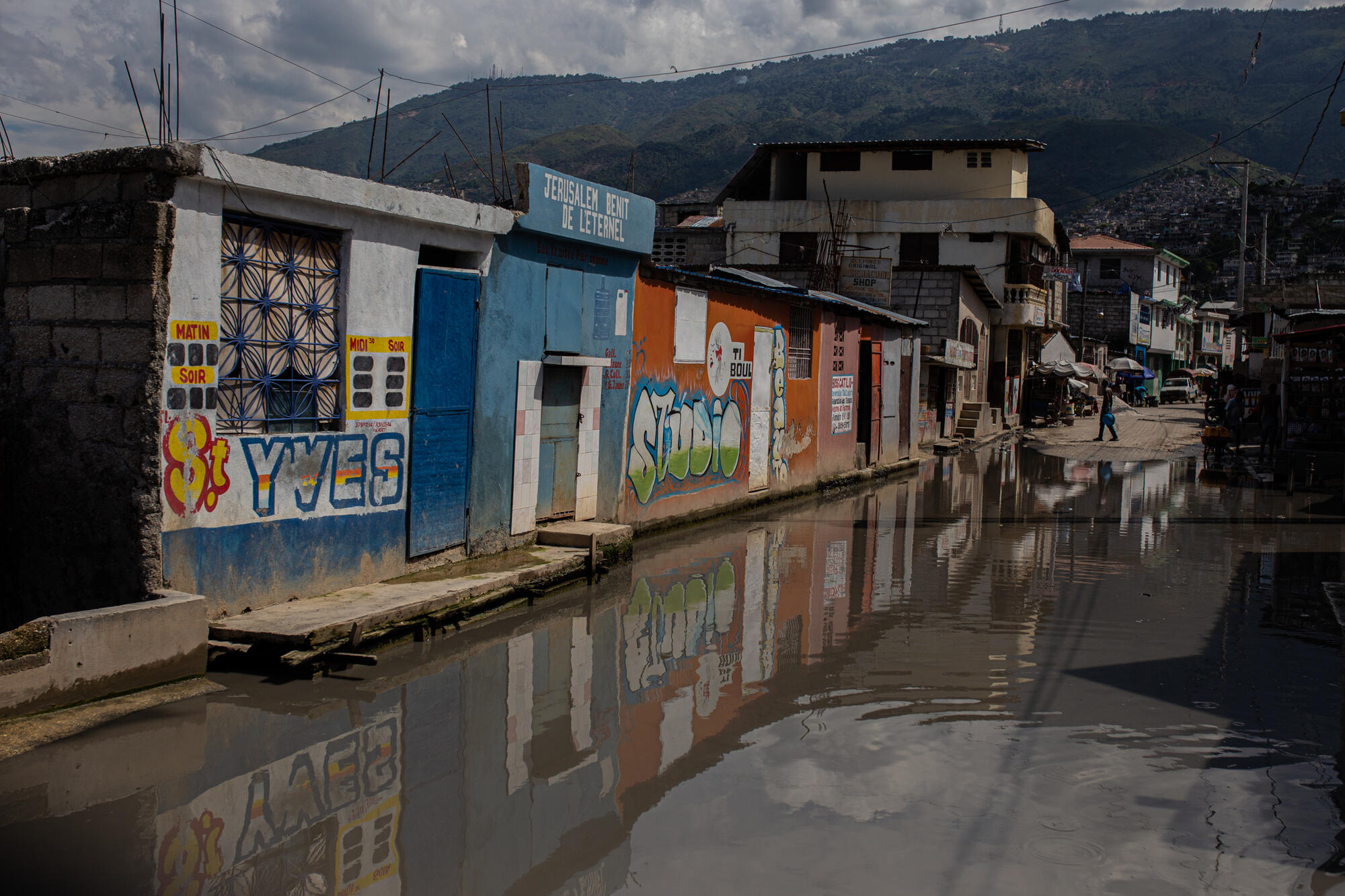 Vaccines and urgent response needed as cholera wave rises in Haiti | MSF