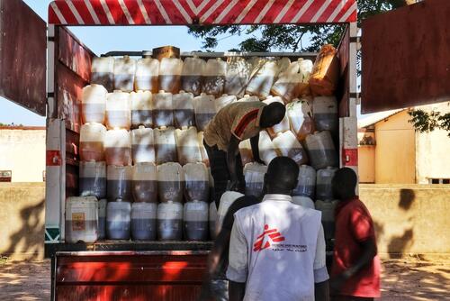 Food distribution in South Darfur