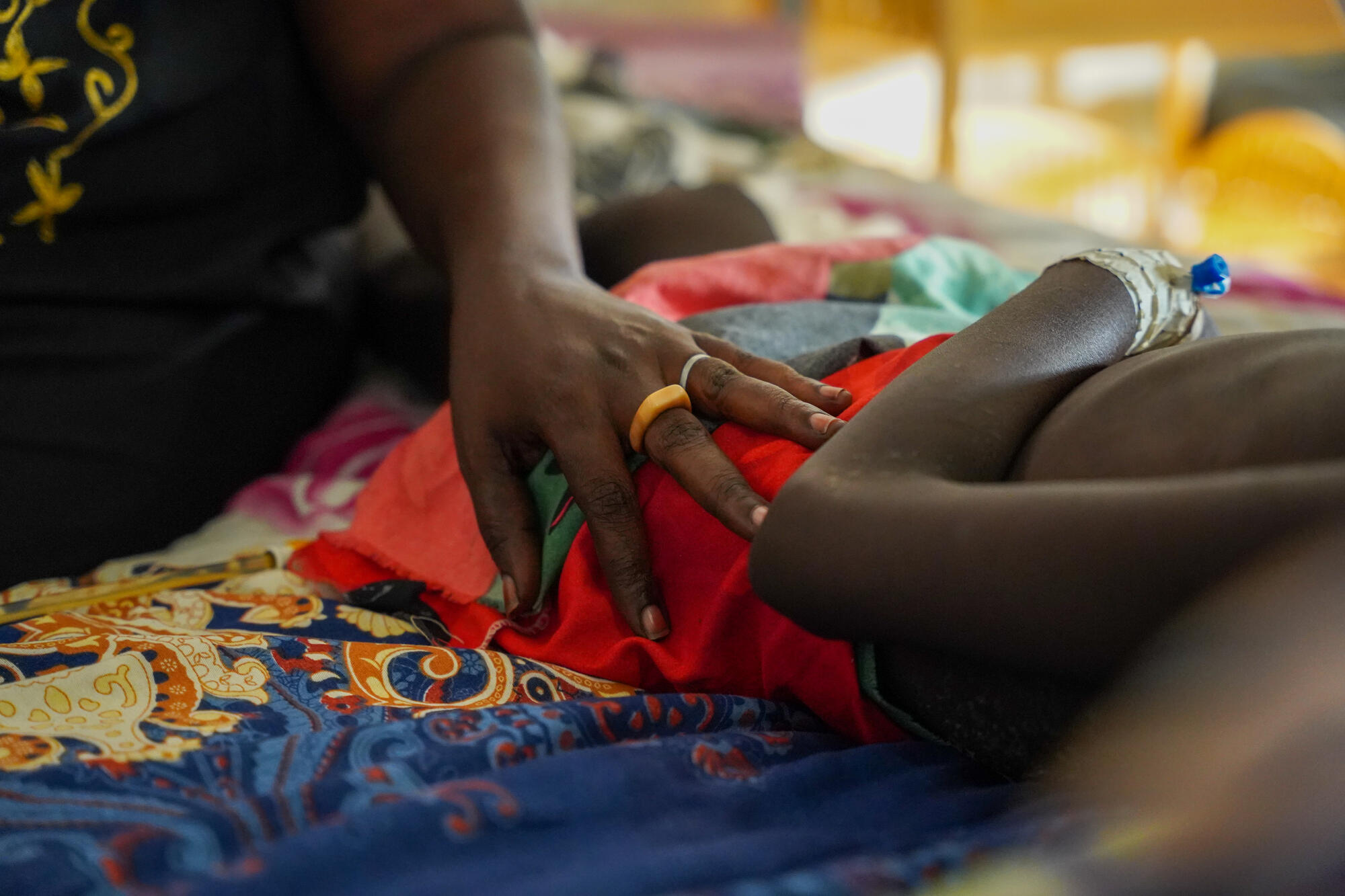 Niños en riesgo mortal de sarampión y desnutrición después de huir del conflicto en Sudán