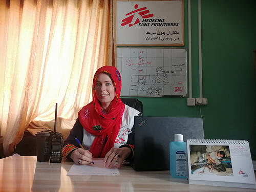 Sarah Leahy working at the MSF-supported Boost Hospital in Lashkar Gah, Afghanistan