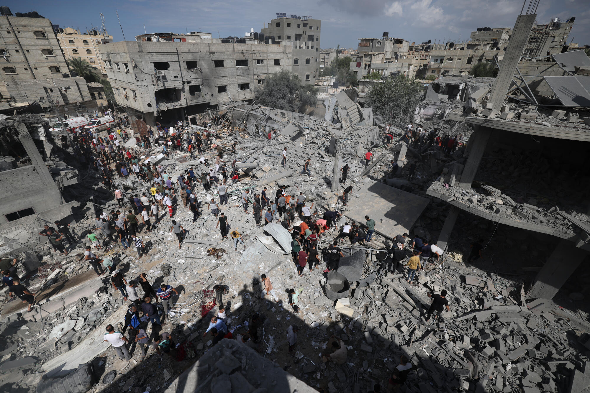 Gaza: Trapped By Days Of Unrelenting Fighting, Thousands Of Civilians ...