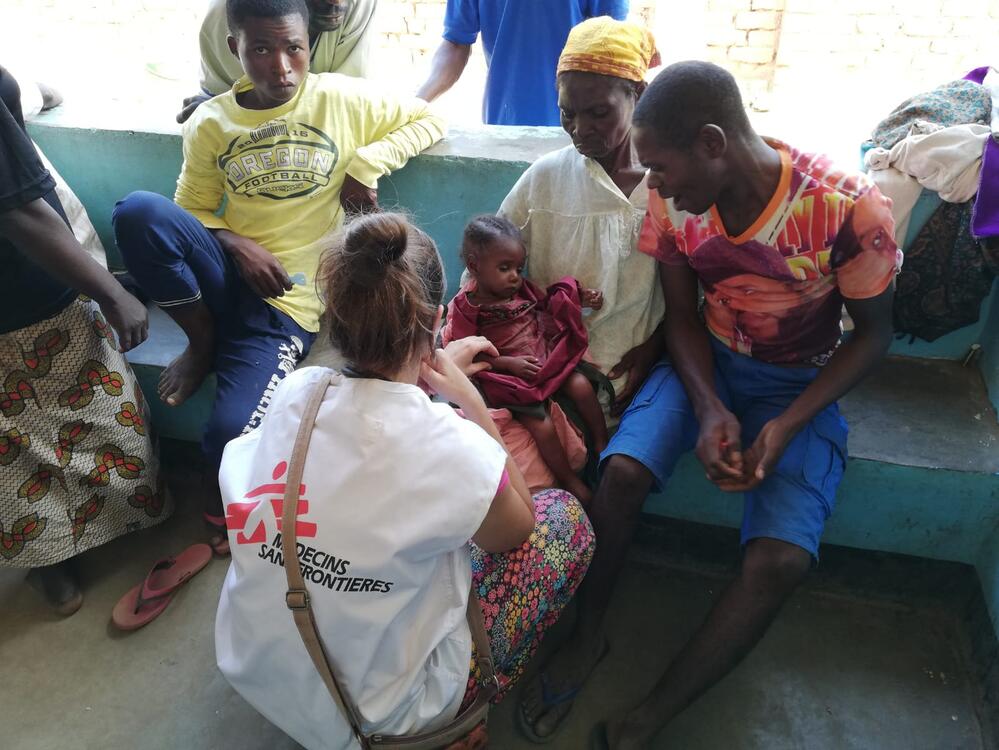 An MSF doctor sees a child in the triage room in Mukanga General Hospital.