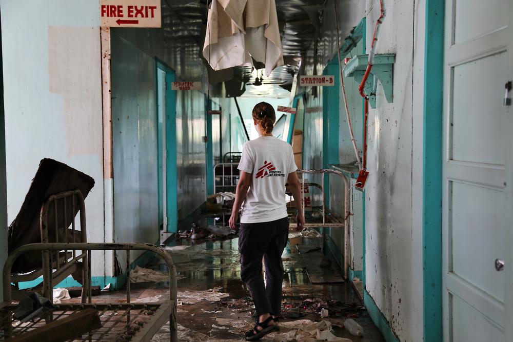 All the wards in the Burauen district hospital were destroyed by the Typhoon Haiyan. MSF began supporting this health centre a few days after the storm.