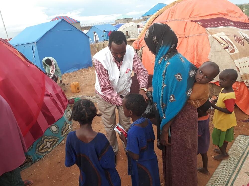 MSF staff distribute assistance among the population in Beledweyne town, central Somalia
