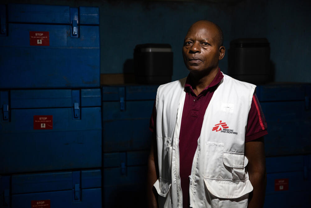 Zacharie “Papa Zac” Musangu is an MSF veteran. He is currently supporting the measles intervention in the CAR health district of Baboua-Aba by managing the cold chain, an essential component of a vaccination campaign.