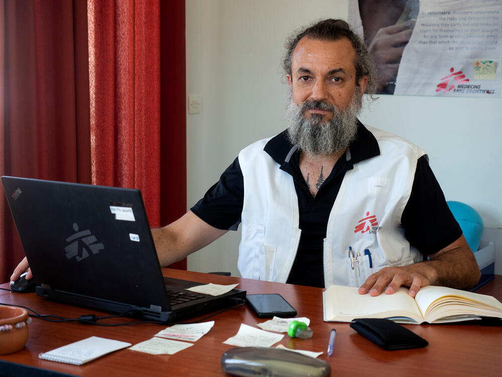 Greg Kavarnos is a psychologist in the MSF mental health clinic on Lesbos, focusing on treating survivors of violence, torture and sexual assault