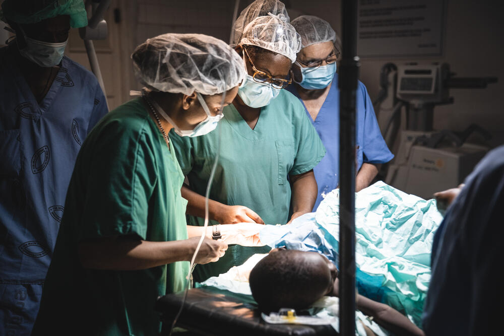 An MSF surgical team operate on a patient injured in the 2021 Haiti earthquake