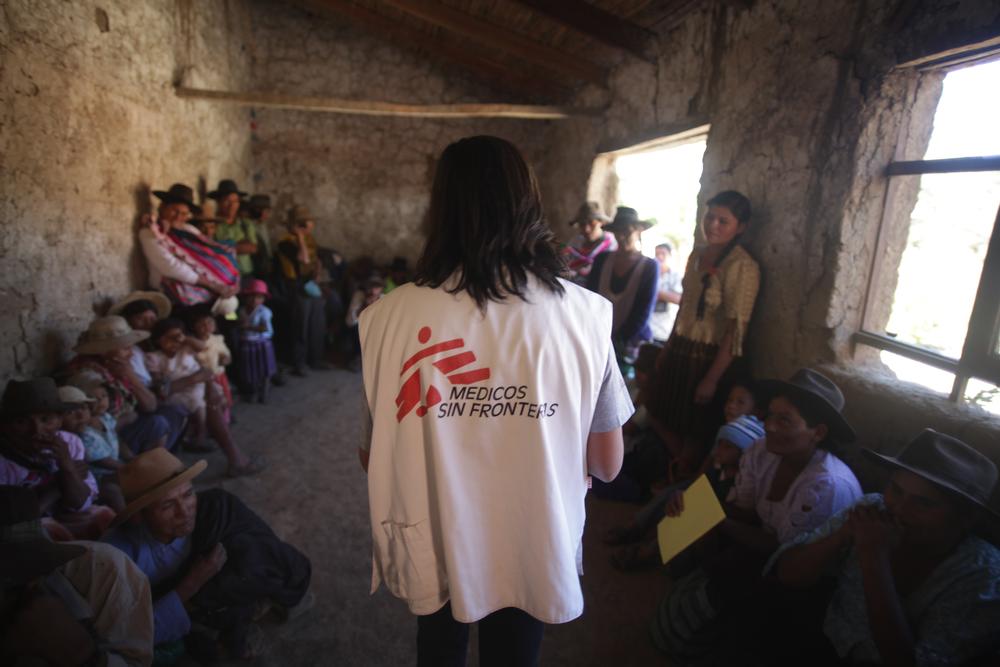 MSF staff hold a community meeting on Chagas treatment in Kochapata.