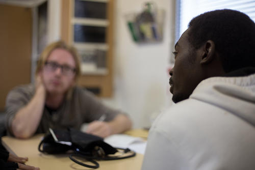 A patient is seen by Florian, an emergency doctor who conducts medical consultations every Thursday in the mobile clinic.