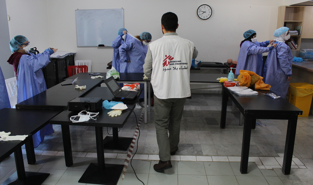 Des équipes MSF au Liban dispensent de la formation sur la prévention et le contrôle des infections et la biosécurité