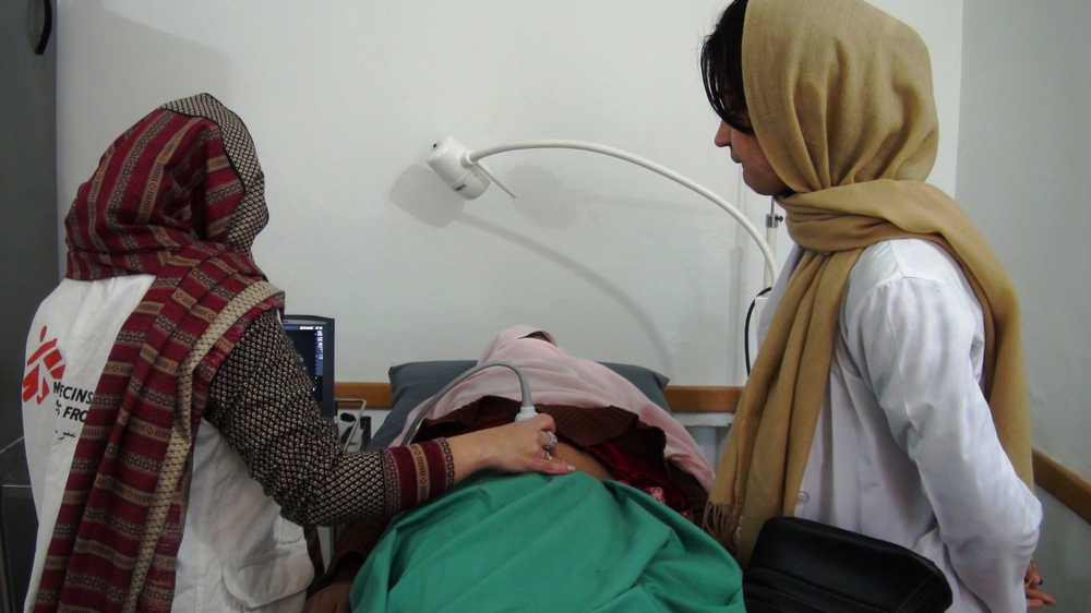 Ultrazvukové vyšetření v Ženské nemocnici Lékařů bez hranic v pákistánském Péšávaru. Foto © Isabelle Merny/MSF