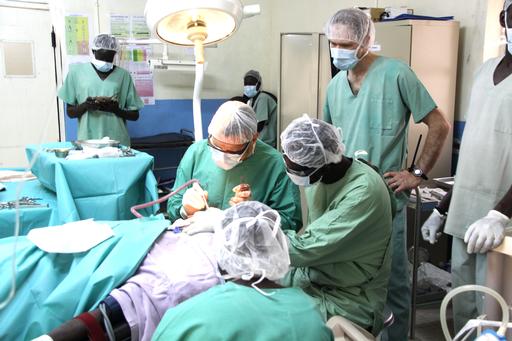 Offering healthcare in South Sudan, unity state
South Sudan Offering healthcare in South Sudan, unity state
South Sudan
